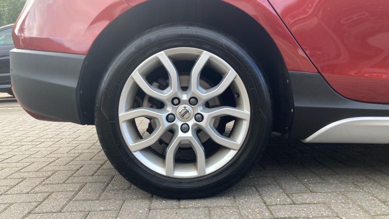 Volvo V40 T3 [152] Cross Country Pro 5dr Geartronic Petrol Hatchback